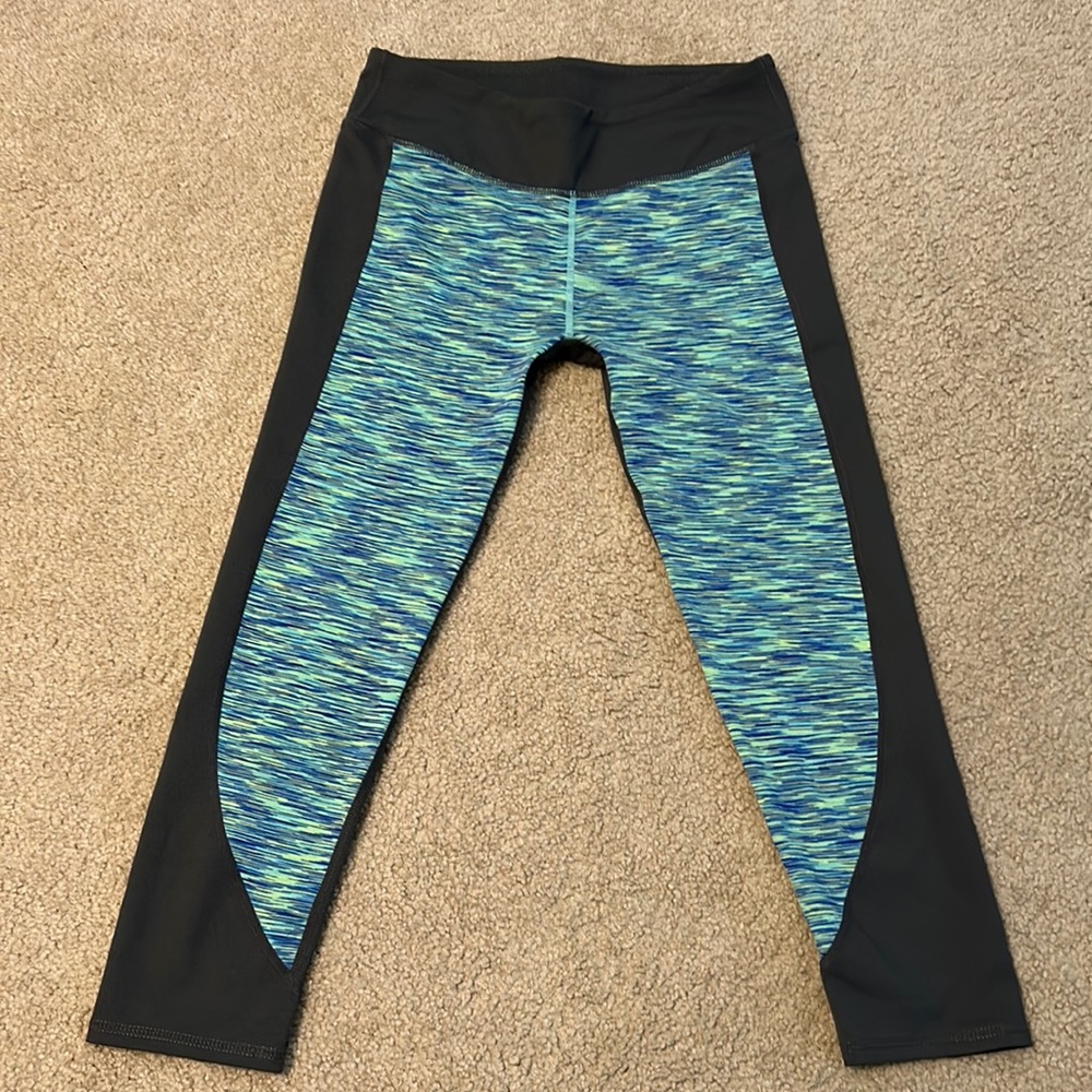 Fabletics gray yoga pants. Waist high, mid calf.